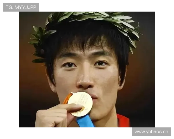 刘翔安静坐飞机头枕鲜花出场，感觉不是去比赛像去领奖台撒娇？